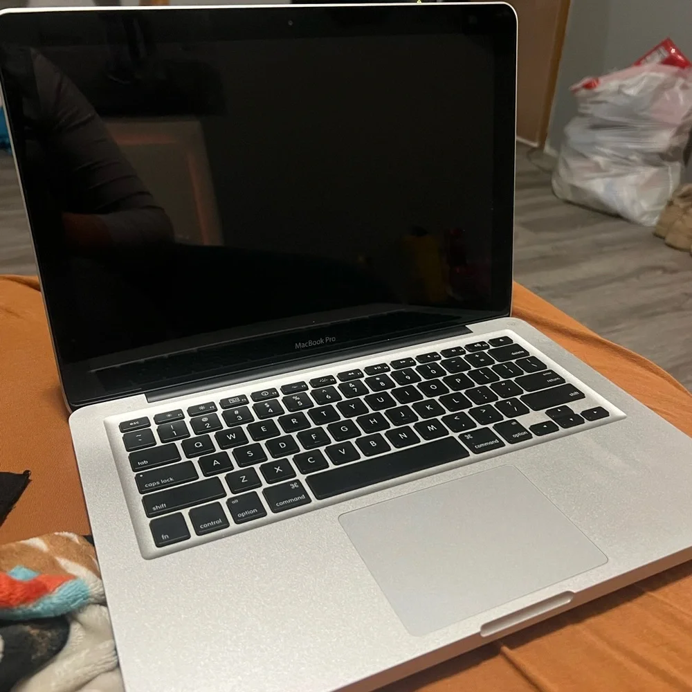 Apple MacBook Pro - Silver